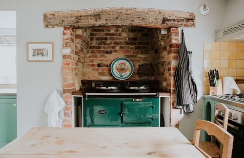 Wimborne House | The Gate House - A handsome country house located on the Dean’s Court Estate.