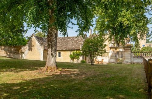 Apethorpe House | The Gate House