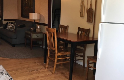 Burley Apartment | The Gate House in Burley Suite #4