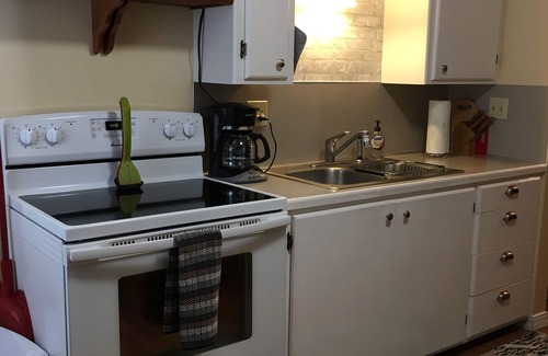 Burley Apartment | The Gate House in Burley Suite #4