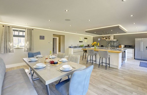 Richmond House | THE GATE HOUSE, pet friendly, character holiday cottage in Barton