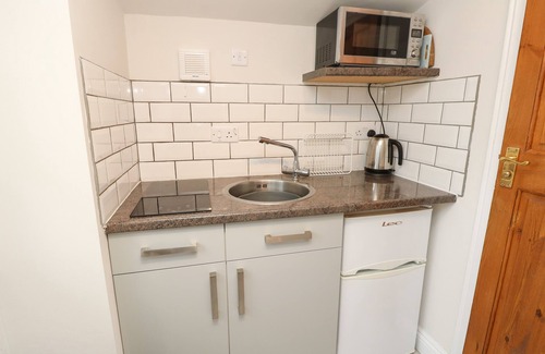 Godshill Cottage | THE GATE HOUSE, pet friendly, character holiday cottage in Wroxall