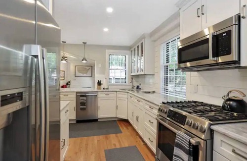 Dedham House | The Gatehouse, Cheerful 3 bedroom 3 bathroom house