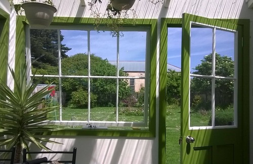 Port Fairy Cottage | The Gatehouse - historic cottage - pet friendly