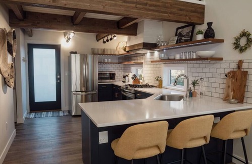 Issaquah House | The Gateway Getaway-peaceful with epic views