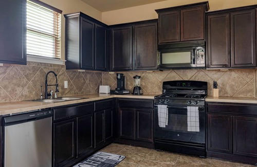 Northeast Houston House | The Gateway; Lovely 3-bedroom house with sleeping area in Houston