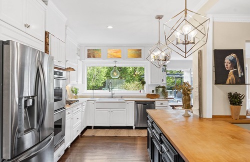 Abbeville House | The Gathering House , large pool retreat for families, friends & pre-bridal fun