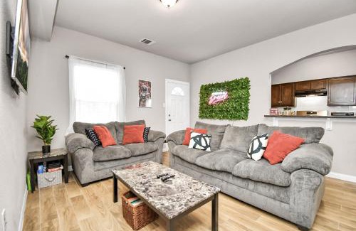 Northside Villa | The Gathering HTX
