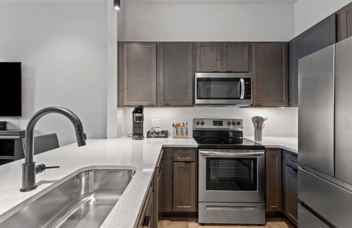 Downtown Condo | The Gatsby Getaway, Downtown LEX