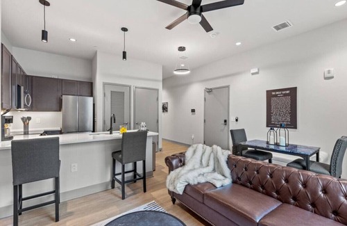 Downtown Condo | The Gatsby Getaway, Downtown LEX