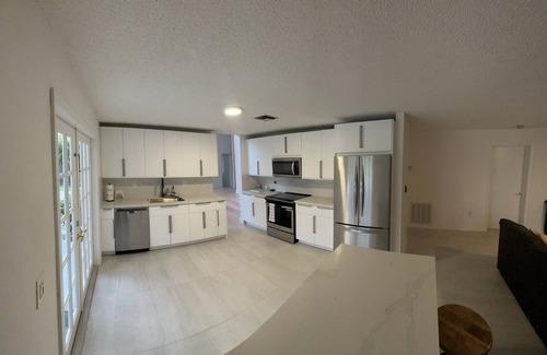 Tamiami House | The Gaudium House nSpacious, peaceful, Pool, Game room, close to attractions