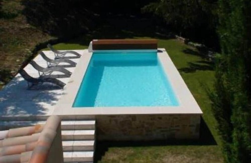 Revest-des-Brousses House | The Gavottes