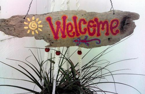 Lake Gardens House | The GECKO BUNGALOW**Beautiful POOL**Free Airport Shuttle