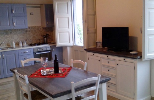 Viagrande House | THE GELSO DIETROSERRA - relaxation -CIR 19087053C206068 - CIN IT087053C2859U5WN9