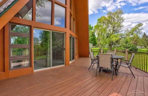 Crystal House | The Gem at Crystal—Perfect Family Cabin on the Lake