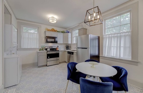 Columbia Apartment | The Gem of Bull Street Downstairs DT Apartment