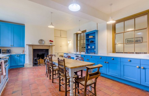 Eaton Mascott Cottage | THE GENERALS QUARTERS, pet friendly, with open fire in Shrewsbury