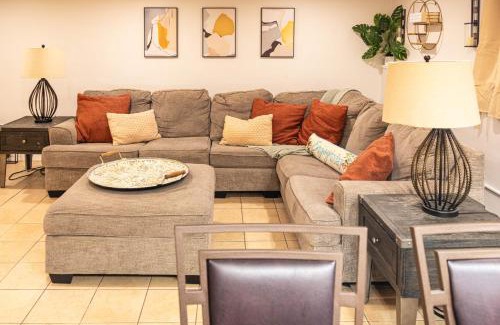 Newburgh Apartment | The Gentry House