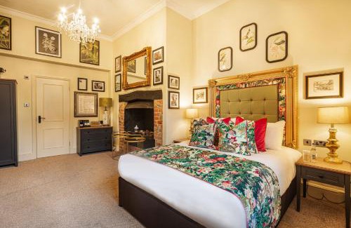 Amesbury Hotel | The George Hotel, Amesbury, Wiltshire - The Coaching Inn Group