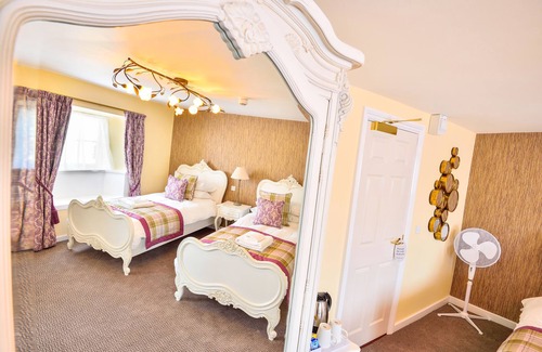 Axminster Hotel | The George Hotel