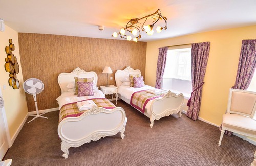 Axminster Hotel | The George Hotel