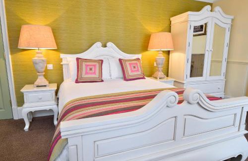 Crewkerne Hotel | The George Hotel