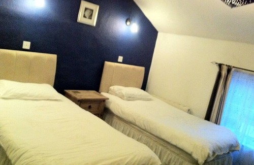 Newent Hotel | The George Hotel