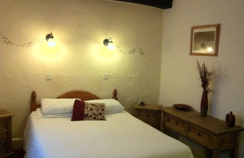 Newent Hotel | The George Hotel