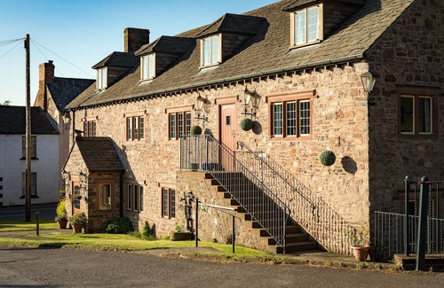 Aylburton Hotel | The George Inn & Millingbrook Lodge