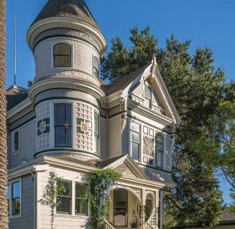 Napa Bed & Breakfast | The George - Luxury Boutique Inn