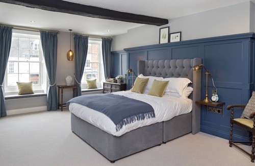 Shipston on Stour Hotel | The George Townhouse