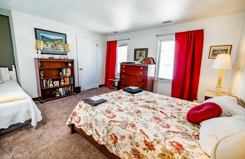 Mount Washington Apartment | The George Washington on Mt Washington