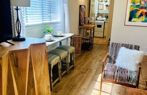 East Side Costa Mesa Condo | The Get-Away: Trendy Spot in Costa Mesa Located near Newport Beach