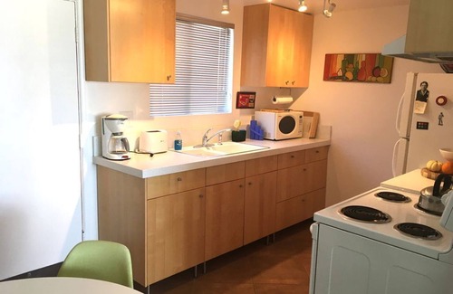 Desert Hot Springs Hotel | The Getaway 5BR #7: Pool, Mountain View, Kids/Pets welcome