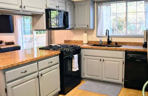 Eureka House | The Getaway House* Close to Town& Family Friendly*