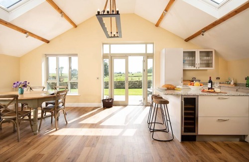 Matfen Cottage | THE GINGAN - dog friendly cottage sleeping 8 guests in 4 bedrooms