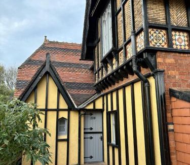 Lincoln House | The Gingerbread House