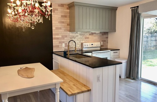 Lincoln House | The Girlfriend Getaway - Centrally Located-Keyless Entry