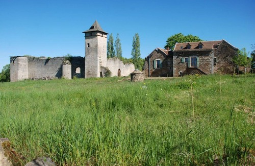 Ginals House | The gite of the Chateau de Pervinquieres