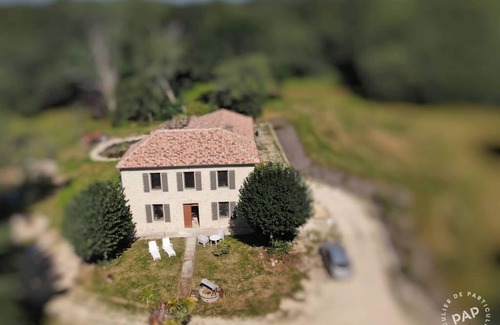 Montreal House | The Gîte Pouget is located 2km from the medieval village of Montréal du Gers.