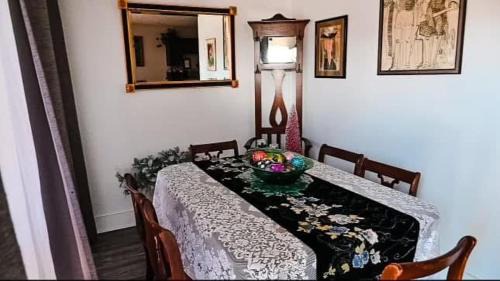 Jefferson Apartment | The Glam Room - Bohemian Glam style suite in Historic Jefferson Tx
