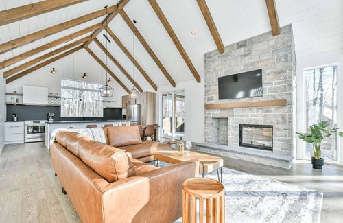 Saint-Faustin-Lac-Carre Apartment | The Glam Shack - Golf, Ski, Spa