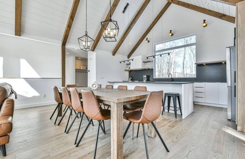 Saint-Faustin-Lac-Carre Apartment | The Glam Shack - Golf, Ski, Spa