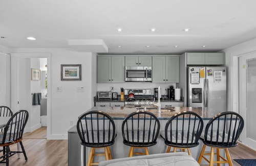 Onset House | The Glam Shack: Waterfront Bliss in Onset