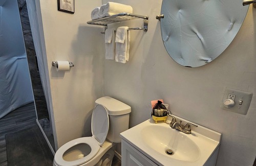 Lincolnton Bed & Breakfast | The Glamp Inn