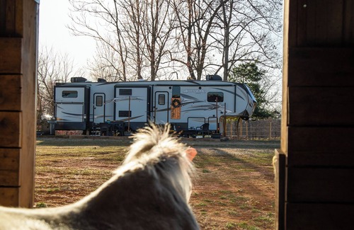 Arlington House | The Glamper at White Oak Stables