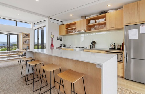Kaiteriteri Cottage | The Glass House - Kaiteriteri Holiday Home