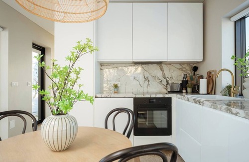 Mosfellsbaer House | The Glass House - under Aurora