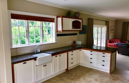 Pigeon Bay Cottage | The Glen House Situated in Pigeon Bay
