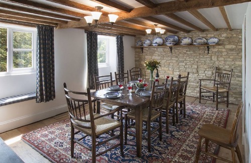 Blockley House | The Glen is a spacious family house in the Cotswolds with a large garden